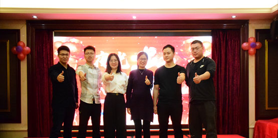 2020“鼠（shǔ）”你精彩（cǎi），恭喜（xǐ）發財， 夜光科技迎新暨頒獎晚會圓滿結束